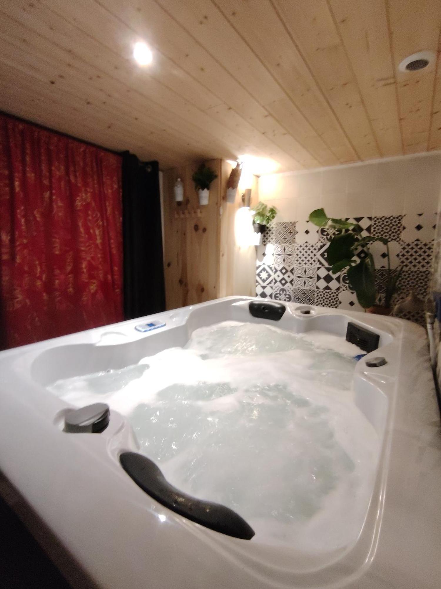 Sweet Loft Grenoble-Love Room Avec Jacuzzi & Sauna Eksteriør billede